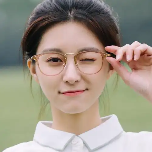 脸型与眼镜框搭配有讲究 这样挑就对了