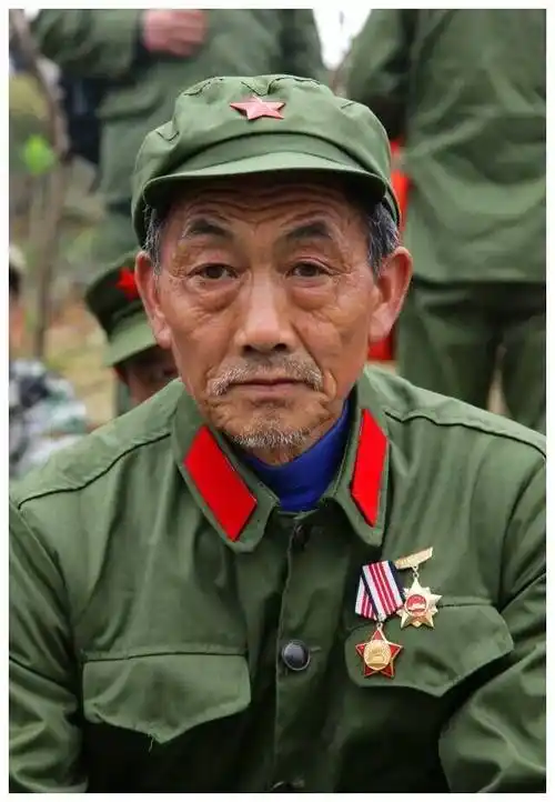 《漫长的季节》分尸案原型 南京美食街坐台女案,"人肉鸡块"_何青青