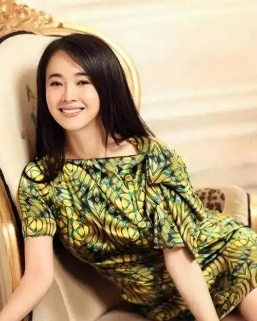 双料影帝陈道明与妻子一见钟情互相成就结婚41年依旧恩爱