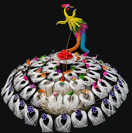 通过设立非物质文化遗产展示传习馆,设立传承基地,举办花馍培训班